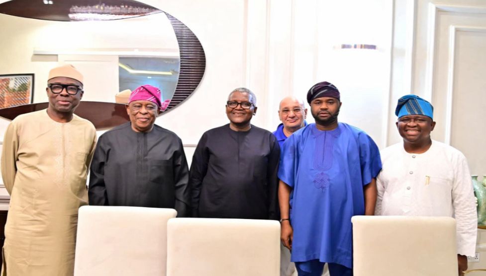 Senator Adeola with Otunba Niyi Adebayo, Aremo Olusegun Osoba, Mr. Aliko Dangote, and Dr. Zacch Adedeji.