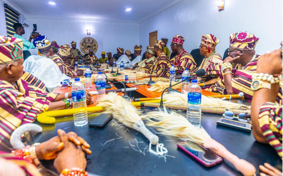 Senator Adeola addressing all members of the Awori Traditional Council at Ota.